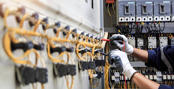 Professional Electrician technician working in Dexter, GA